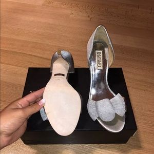 BNIB Badgley Mischka size 7.5 silver heels